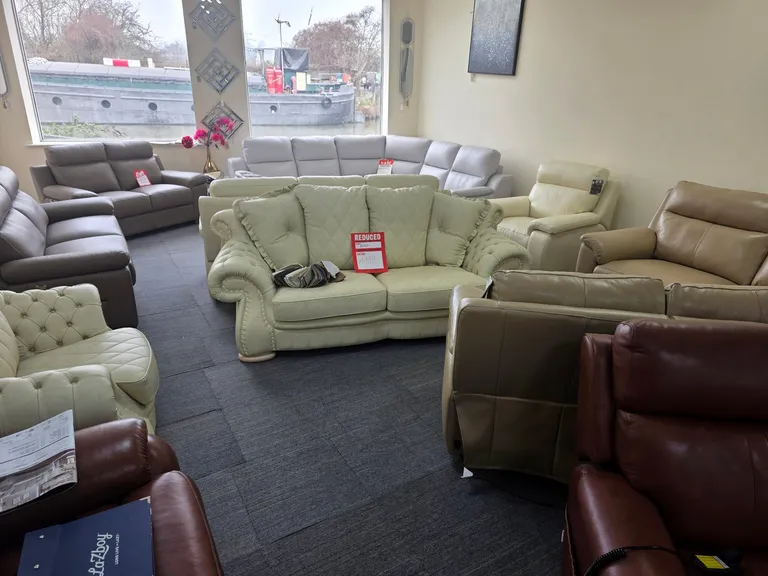 Homeflair for sale in Rotherham - photo 5 of 6